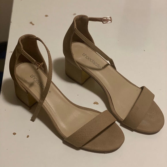 Nude/Tan Sandal - Picture 1 of 3